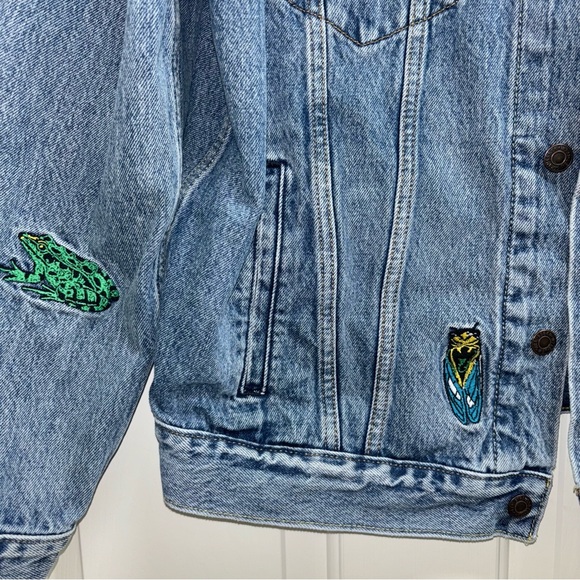 Levi's Trucker Jean Jacket Embroidery Nature Bugs Womens XL Men’s L - Picture 7 of 10